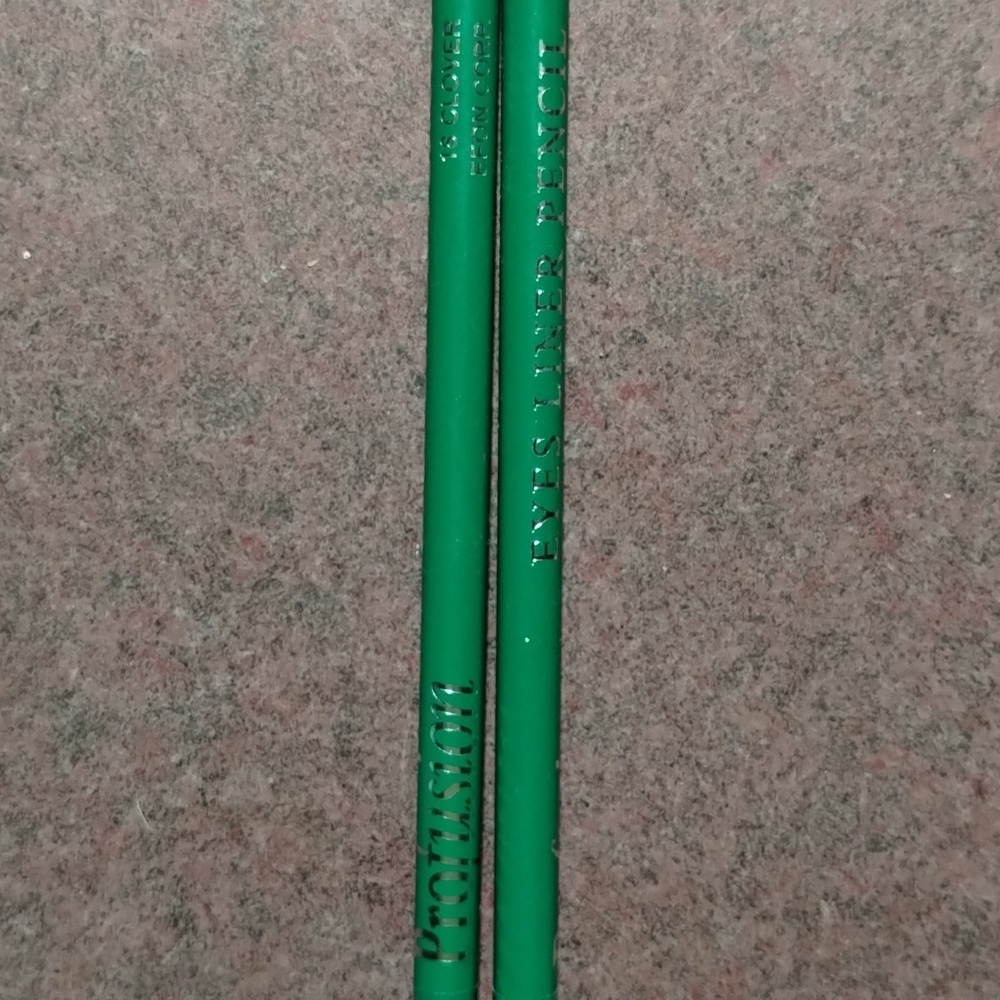 Profusion Cosmetics 2 Eye Liner Pencils Clover
